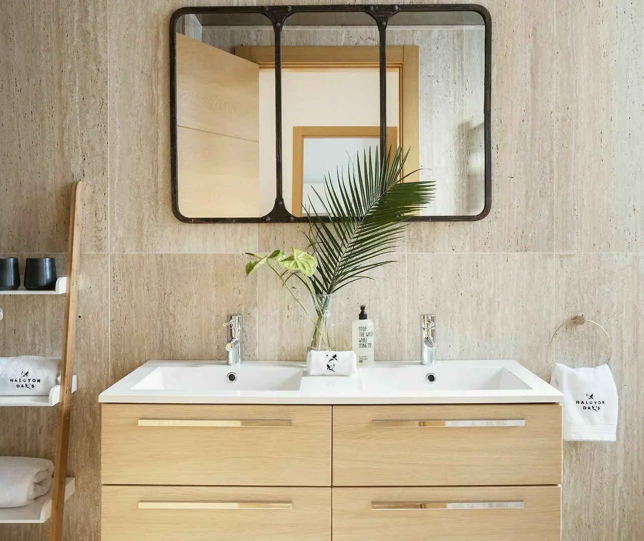 Halcyon Days Designer Apartments By Ana Locking Málaga Espanha