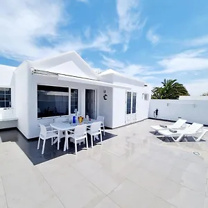 Luxury Coral First Line Of The Sea , Playa Honda (Lanzarote) Spanien